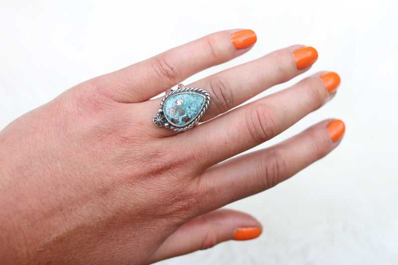 Size 7 White Water Turquoise Ring