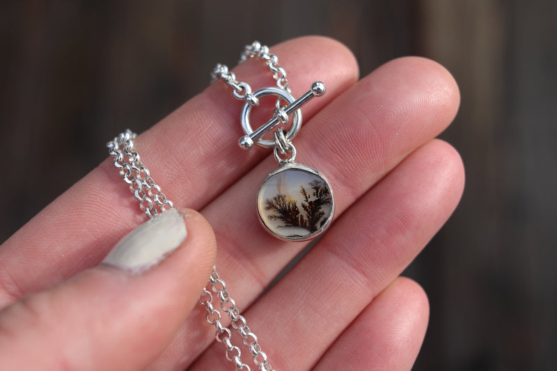 Dendritic Agate Toggle Clasp Necklace