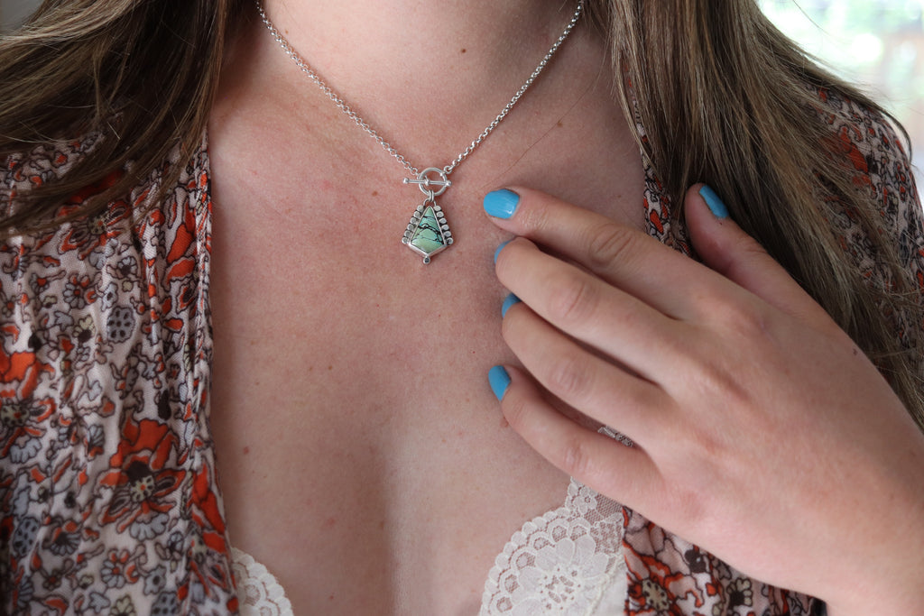 Treasure Mountain Turquoise Toggle Clasp Necklace (16 Inch Chain)