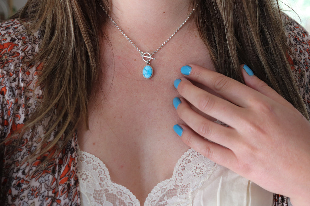Kingman Turquoise Toggle Clasp Necklace (16 Inch Chain)