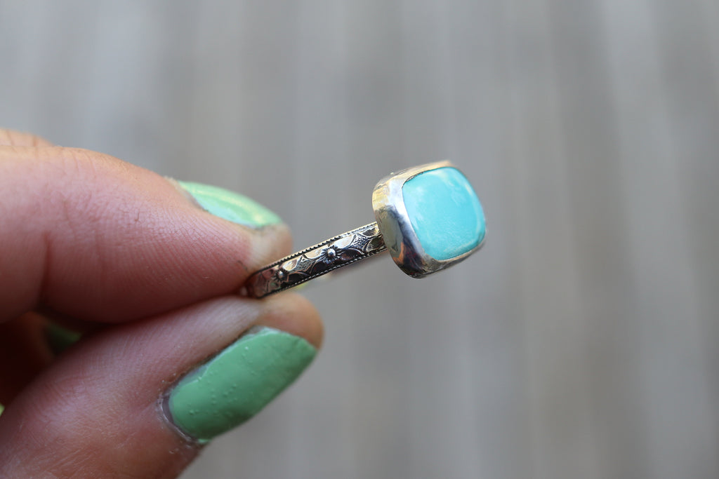 Size 9 Carico Lake Turquoise Floral Band Ring