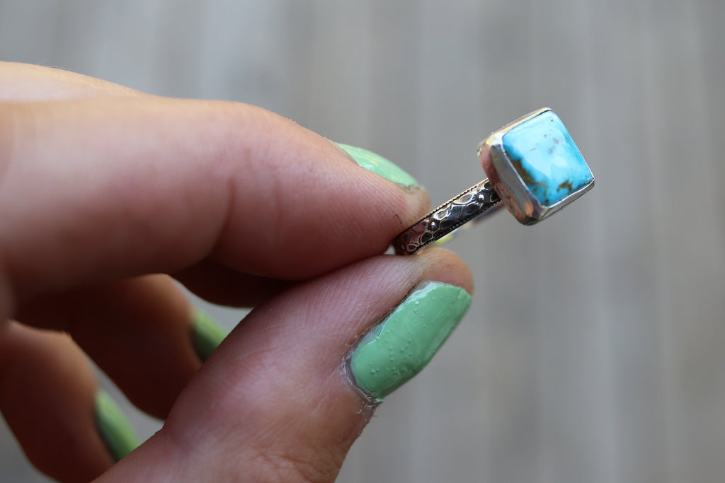Size 8 Blue Ridge Turquoise Floral Band Ring