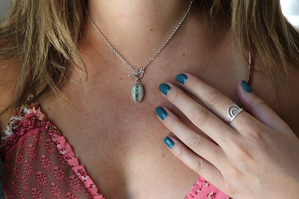 Royston Ribbon Turquoise Toggle Clasp Necklace (16 inch chain)