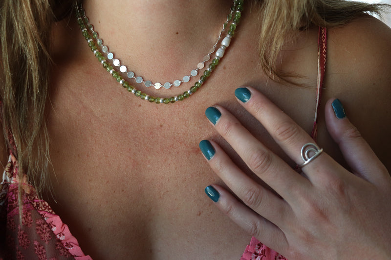 Peridot x Freshwater Pearls Beaded Necklace (16 inches + 2 inch chain extender)