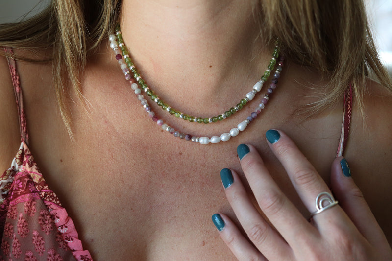 Peridot x Freshwater Pearls Beaded Necklace (16 inches + 2 inch chain extender)