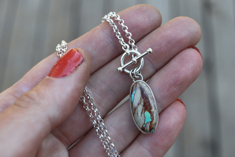 Royston Ribbon Turquoise Toggle Clasp Necklace (18 inch chain)