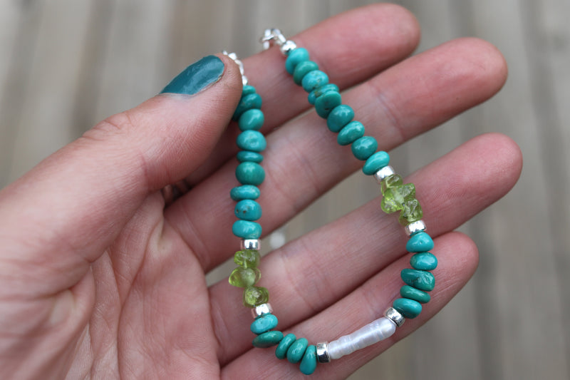 Pearl x Fox Turquoise x Peridot Beaded Necklace (16 inches)
